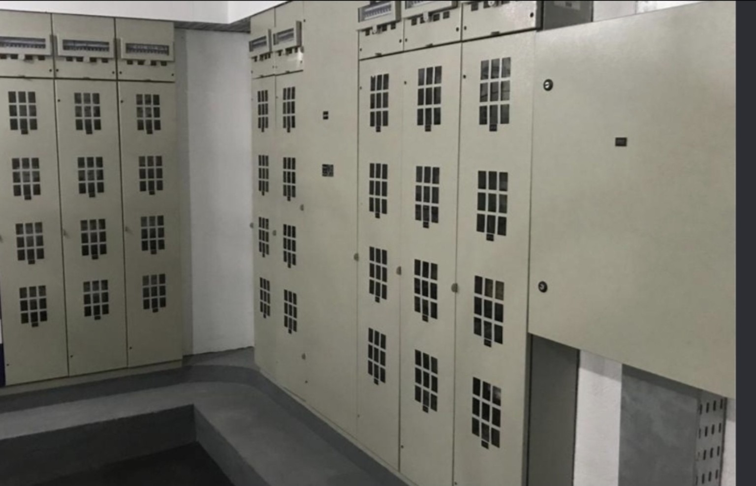 Sala elétrica após modernização dos painéis