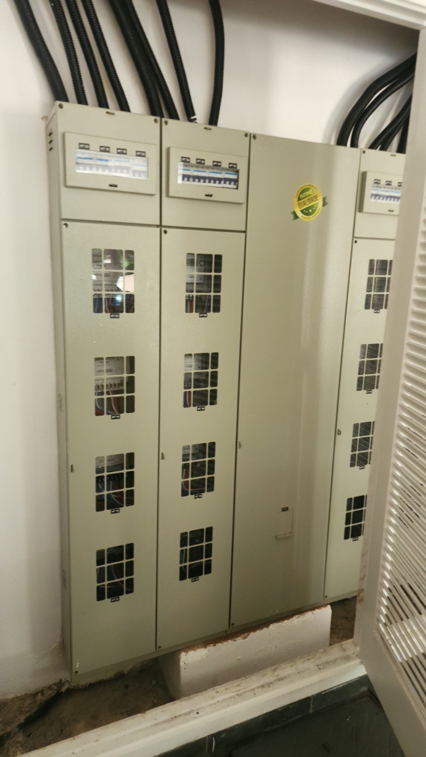 Painel coletivo finalizado com infraestrutura organizada